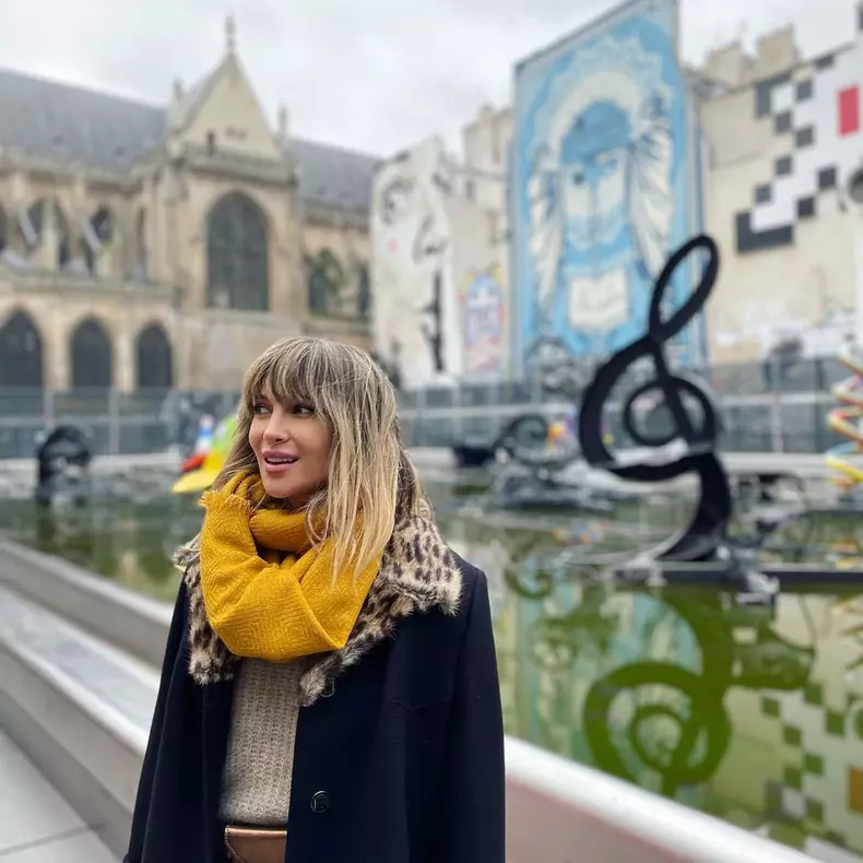 Lora, ședință foto provocatoare în Paris. Cum s-a pozat alături de iubitul ei. „Flirt în Paris” (26)