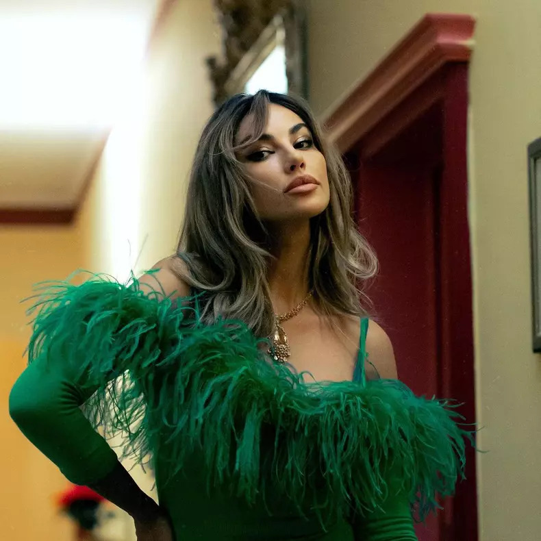 Madalina-Ghenea-fotografii-senzuale-publicate-online-3
