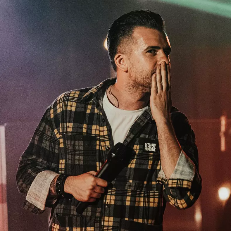 Reactia-inedita-a-lui-Florin-Ristei-dupa-ce-iubita-lui-Naomi-a-dansat-pe-o-celebra-manea-4