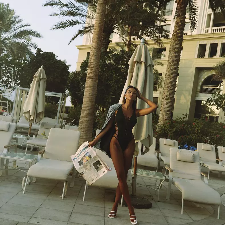 Mădălina Ghenea, ședință foto specială în costum de baie. Cine a fost fotograful. „Nimic nu poate deveni mai personal decât asta”