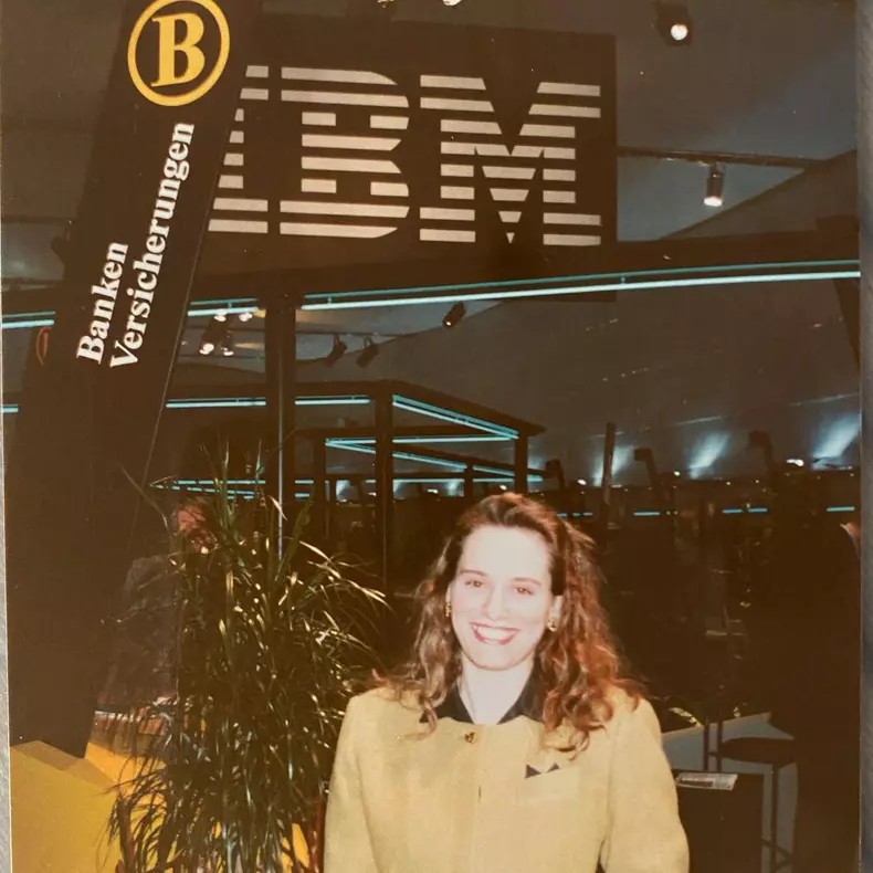 Imagini de colecție cu Andreea Esca. Cum arăta vedeta acum 30 de ani