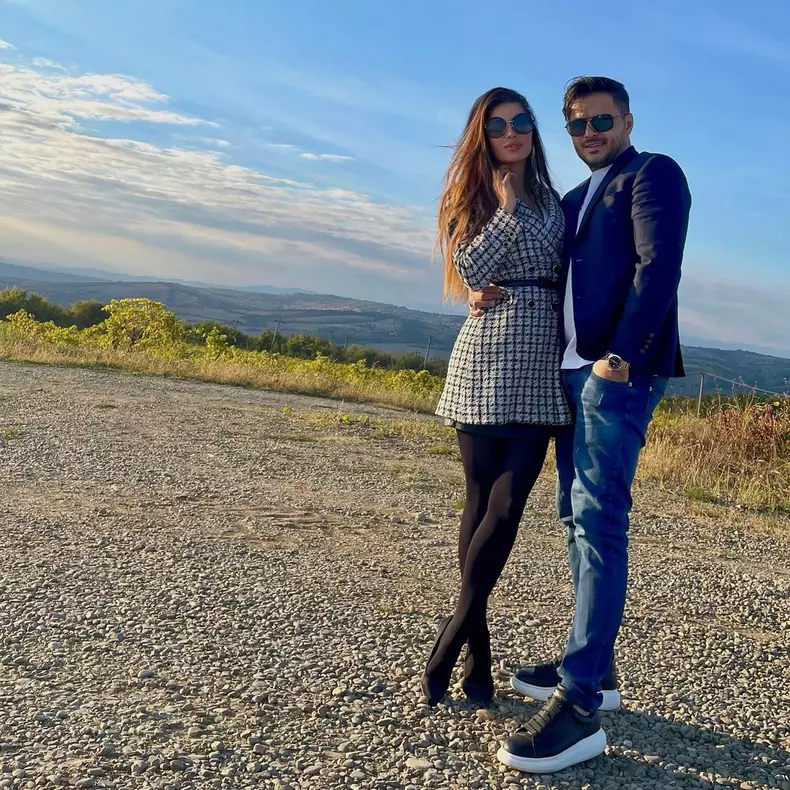 liviu-varciu-s-a-trezit-cu-fata-umflata-in-vacanta-2-2
