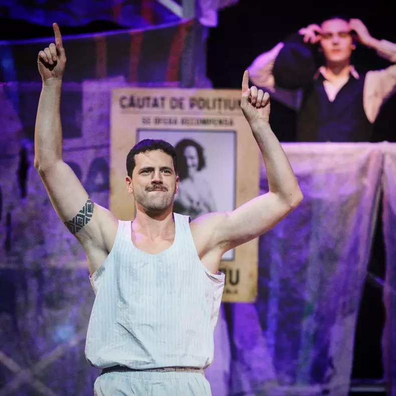 Adrian Nartea, detalii inedite despre debutul său în teatru. Cum e viața după „Vlad” (9)
