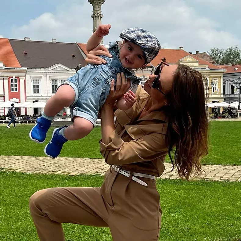 magda-palimariu-noi-imagini-adorabile-cu-fiul-ei.-faceti-cunostinta-cu-aksel-cel-curios-1