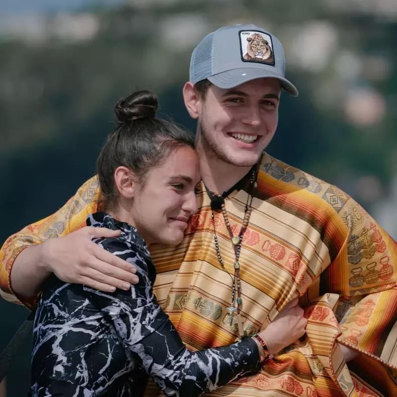 în ediția de aseară, 13 noiembrie 2023, a emisiunii America Express, sezonul 2, imunitatea a fost câștigată de Aris și Alexia Eram (1)