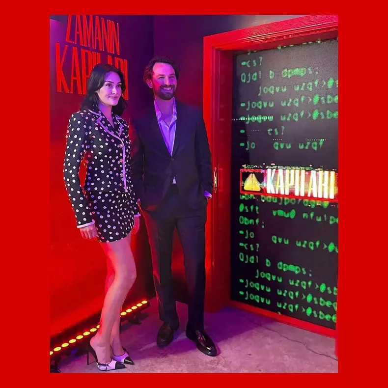 esra-bilgic-si-birkan-sokullu-pe-care-ii-vedeti-la-netflix-au-un-nou-proiect-impreuna-9