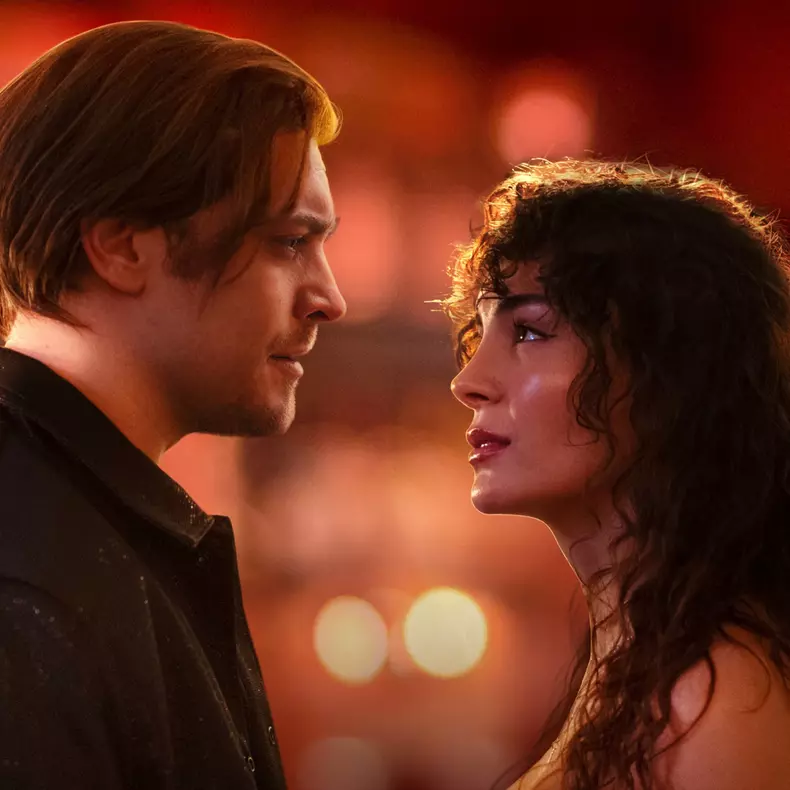 Un adevarat gentleman Netflix Catagay Ulusoy (1)