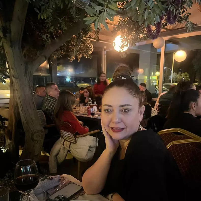 Sibel Taşçıoğlu din „O dragoste” se află în România  (1)