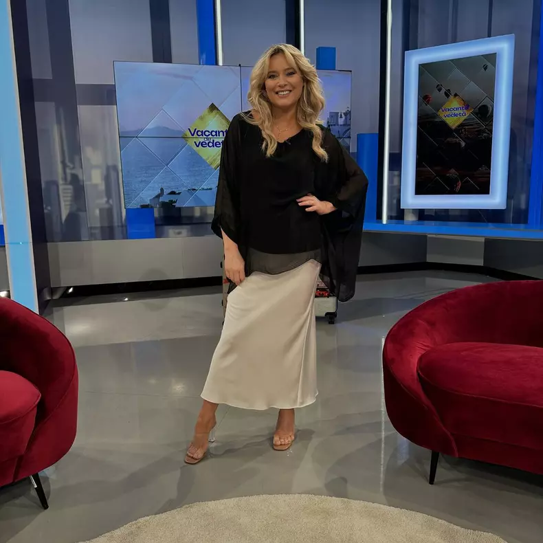 Laura Cosoi (7)