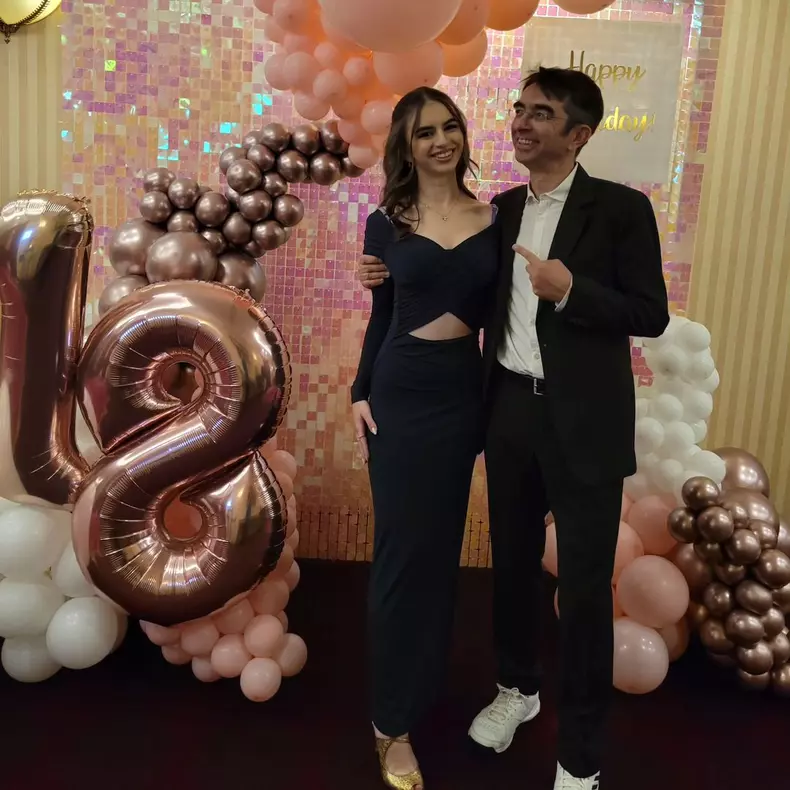 Mihai Gainusa si Eva, fiica lui (1)