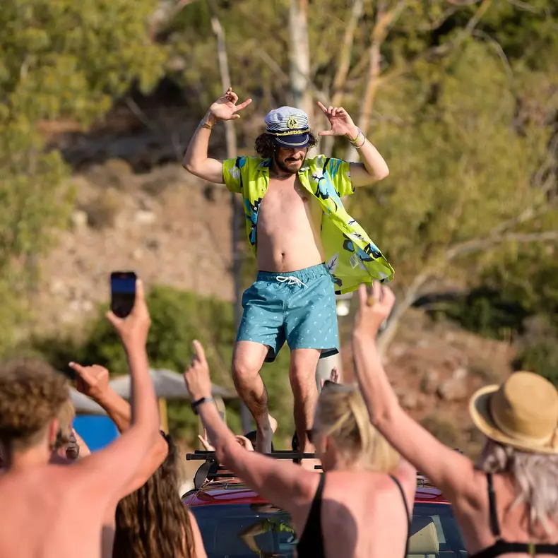 Când apare „Moartea în vacanță” pe Netflix  (2)