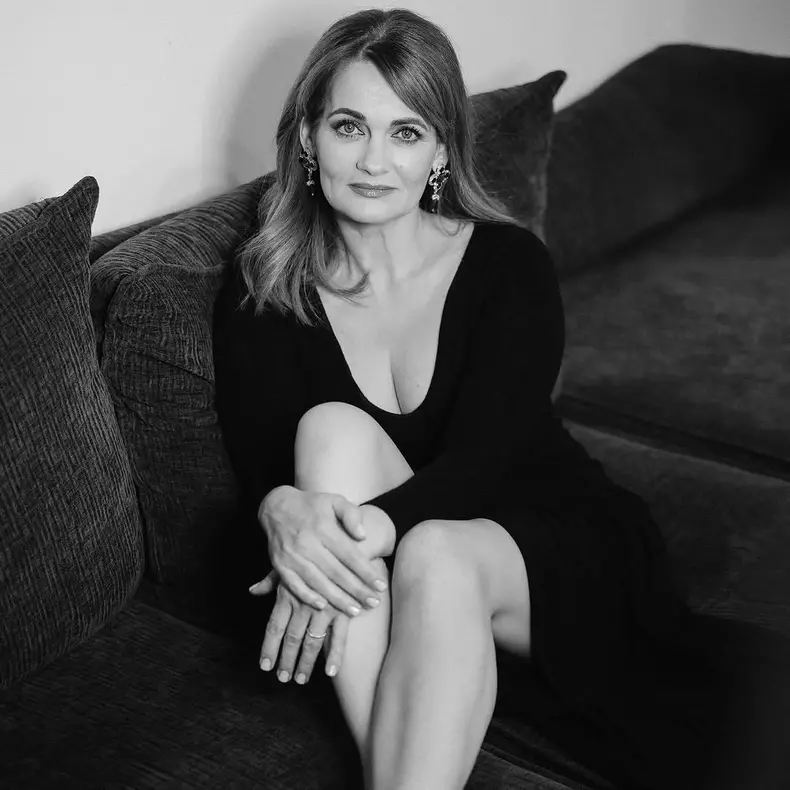 elvira-deatcu-imagini-ipostaza-indrazneata-si-eleganta (3)