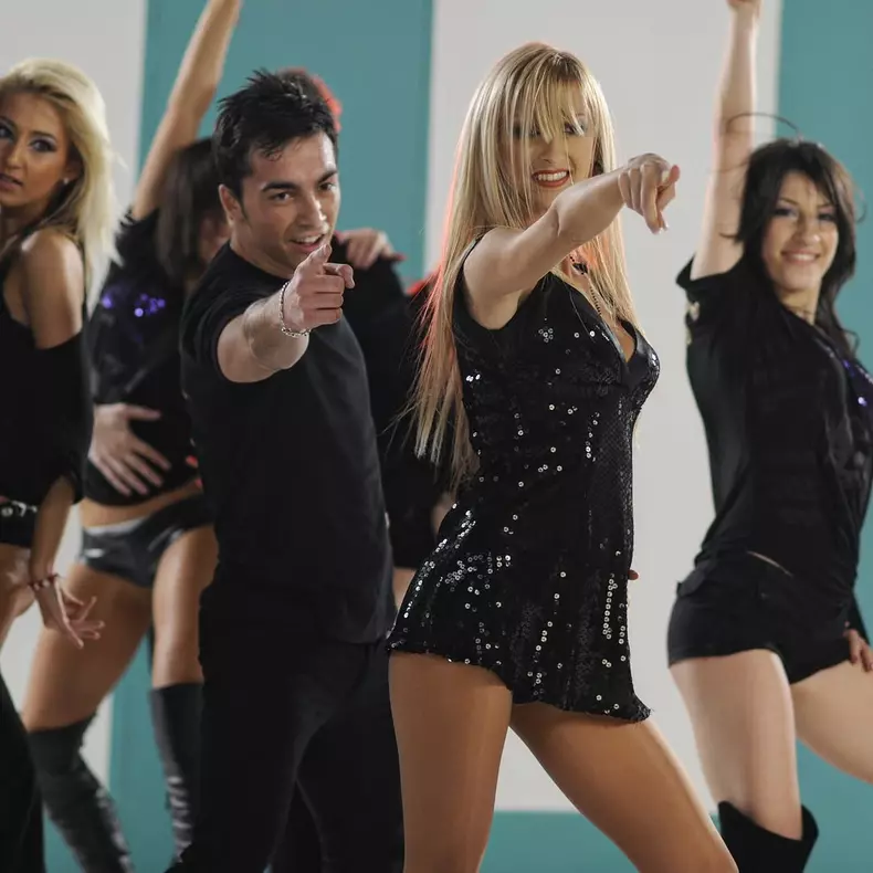 Imagini-cu-Andreea-Bălan-și-Petrișor-Ruge-de-acum-18-ani-la-inceputul-colaborarii-lor (19)