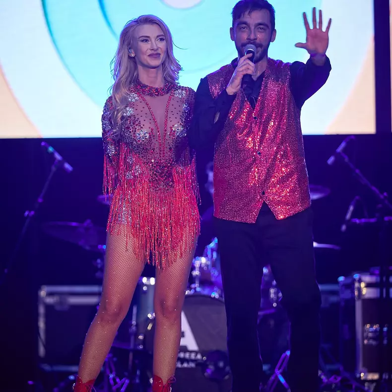 Imagini-cu-Andreea-Bălan-și-Petrișor-Ruge-de-acum-18-ani-la-inceputul-colaborarii-lor (4)