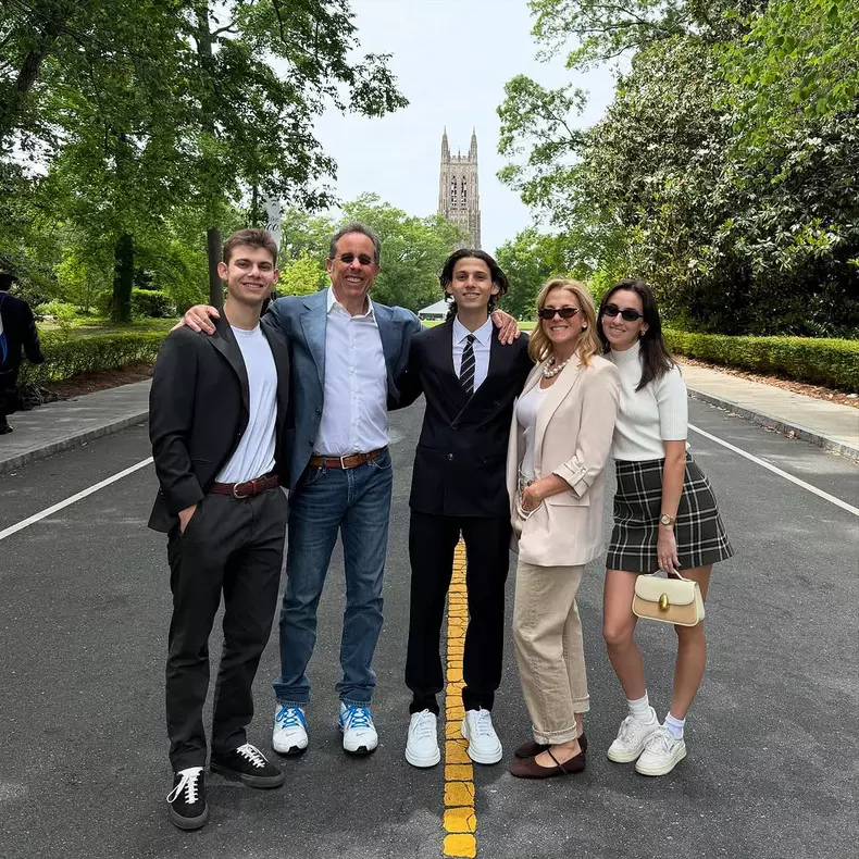 Fiul-lui-Jerry-și-Jessica-Seinfeld-a-absolvit-facultatea (1)