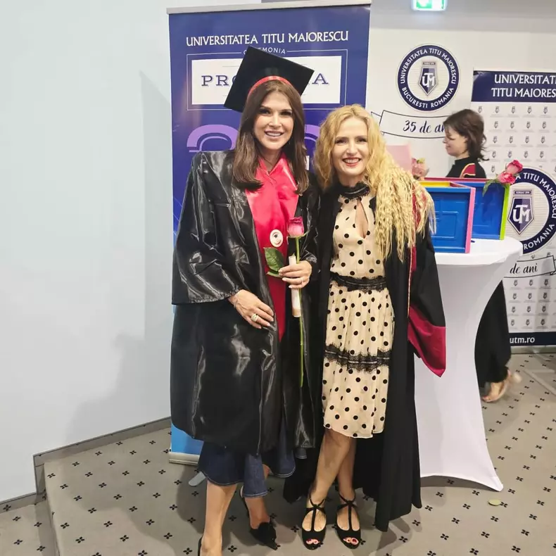 Monica Bîrlădeanu, imagini de la absolvire  (4)
