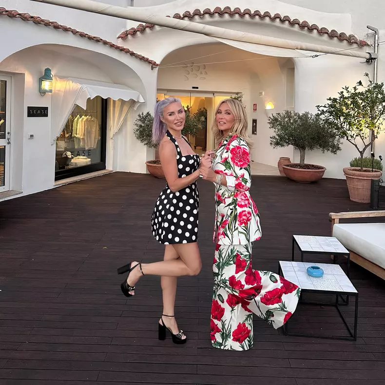 Anastasia Soare, vacanță în Sardinia alături de Sofia Vergara  (4)