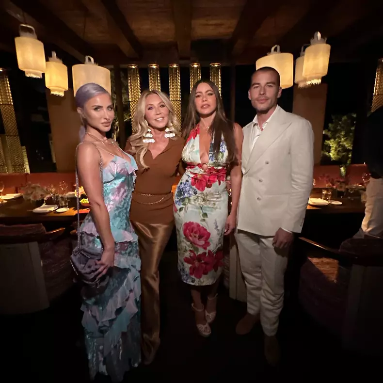 Anastasia Soare, vacanță în Sardinia alături de Sofia Vergara  (8)