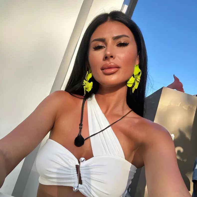 Bianca Dan, de nerecunoscut înainte de Insula Iubirii 2025  (11)