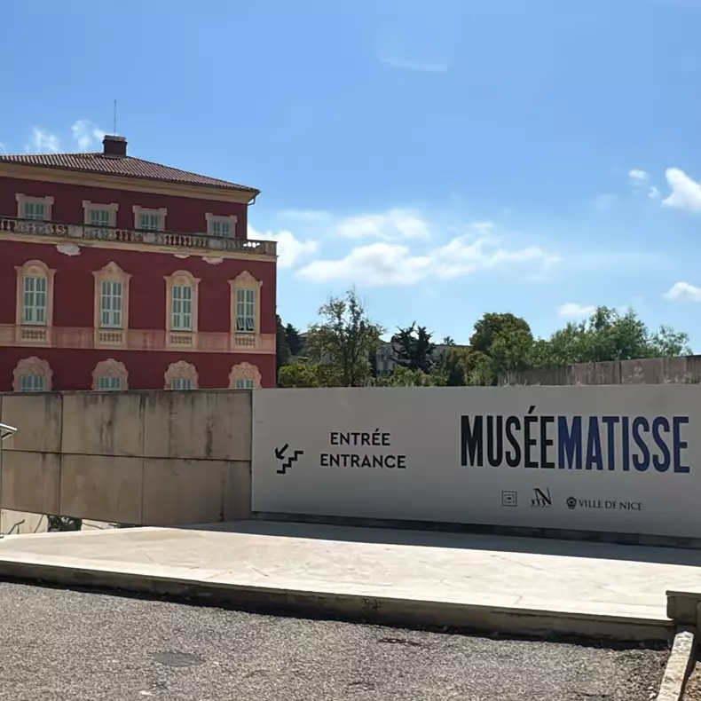 andreea-esca-imagini-vacanta-de-vara-nisa-franta (8)