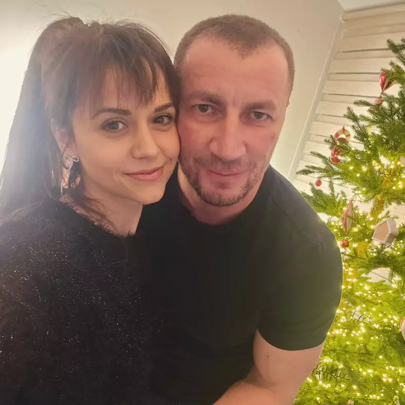 Familia lui Marian Godină Cine este Georgiana, soția care îl susține de acasă (1)