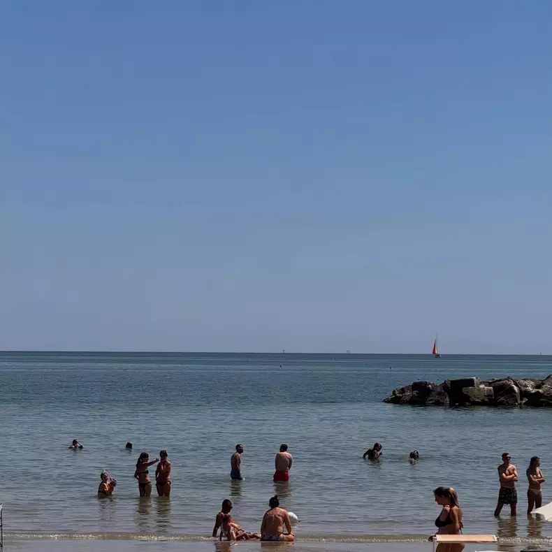 richard-abou-zaki-vacanta-mare-fiica-carlotta-imagini (4)