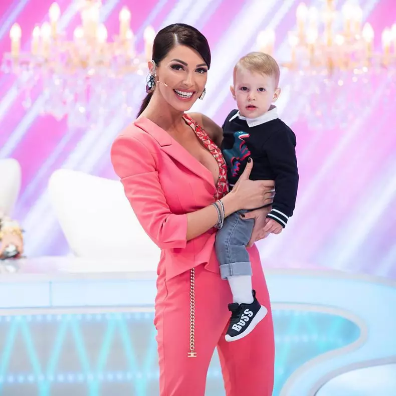 Ilinca Vandici are un baietel, Zian