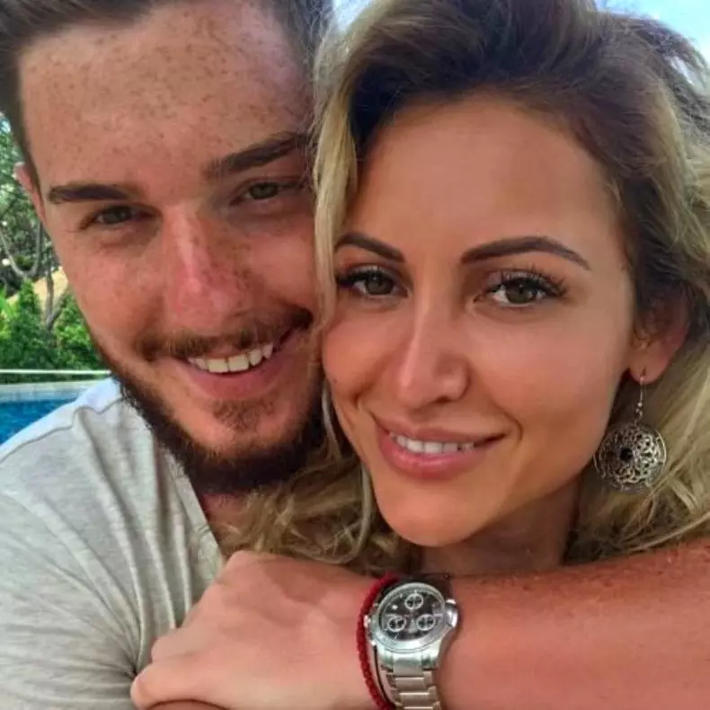 Nicoleta Dragnea, ispita la INSULA IUBIRII a avut o relatie cu Cătălin Meşter, concurentul pe care l-a sedus în emisiune