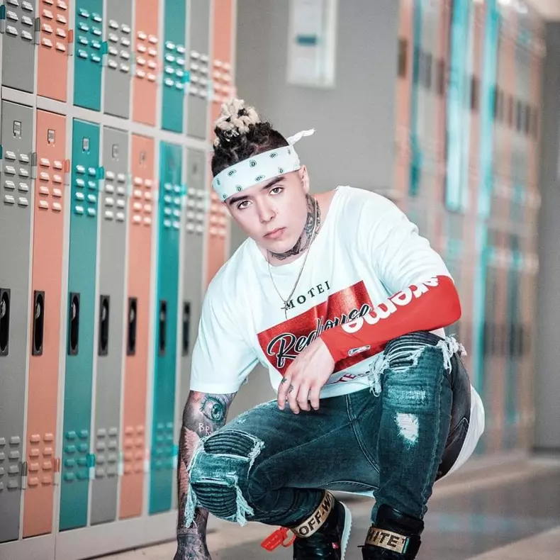 Lino Golden a fost împușcat, pe scenă, cu un pistol cu bile