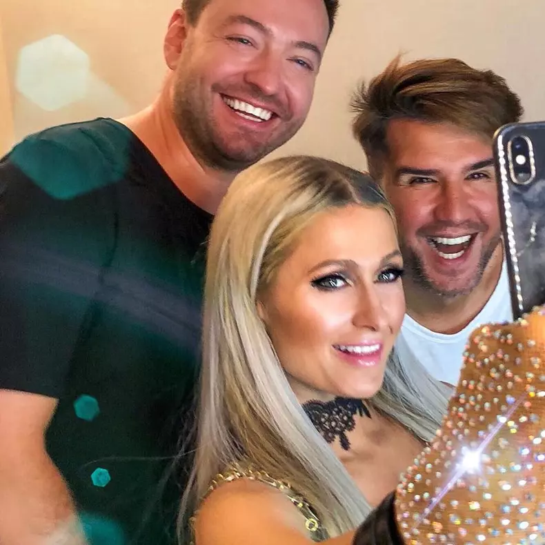 Alexandru Abagiu e un make-ul artist consacrat, a colaborat chiar și cu Paris Hilton