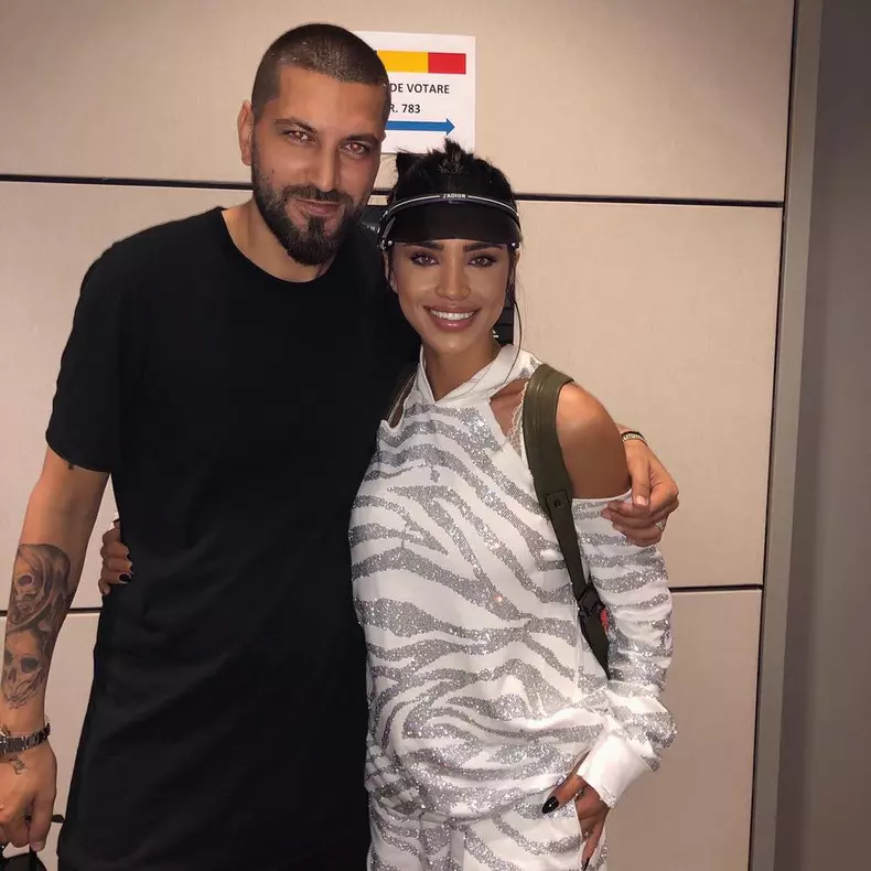 Adelina Pestritu in Los Angeles 6