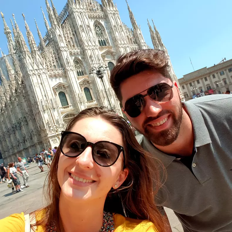 Ana-Maria-Brânză-alături-de-soțul-său-Pavel-Popescu-la-Domul-din-Milano-Italia