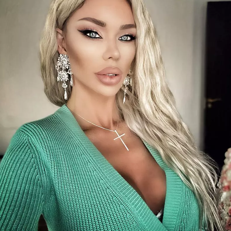 Bianca-Drăgușanu-5