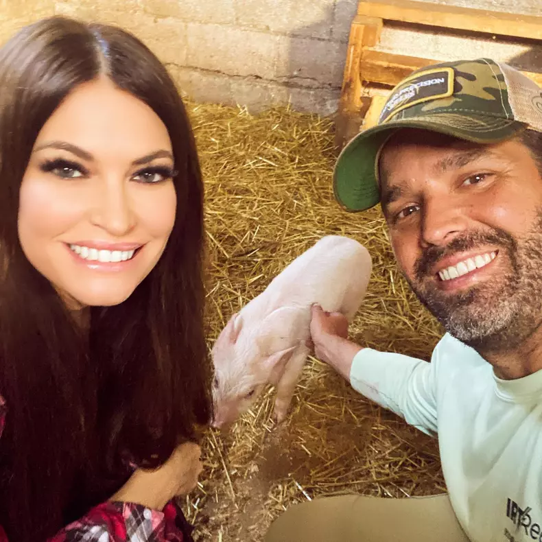 iubita-Donald-Trump-Jr-coronavirus3