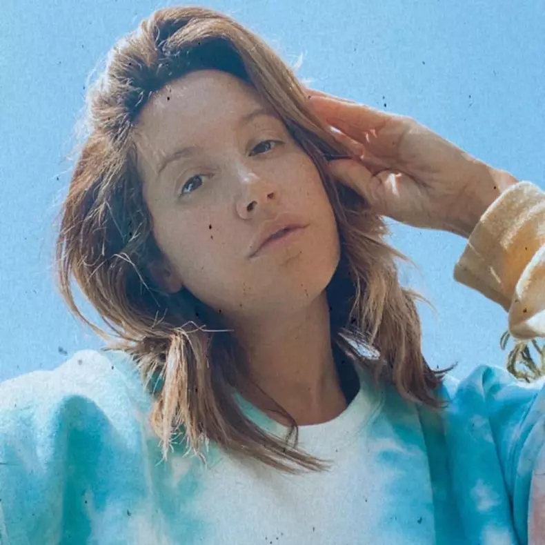 Ashley-Tisdale-3
