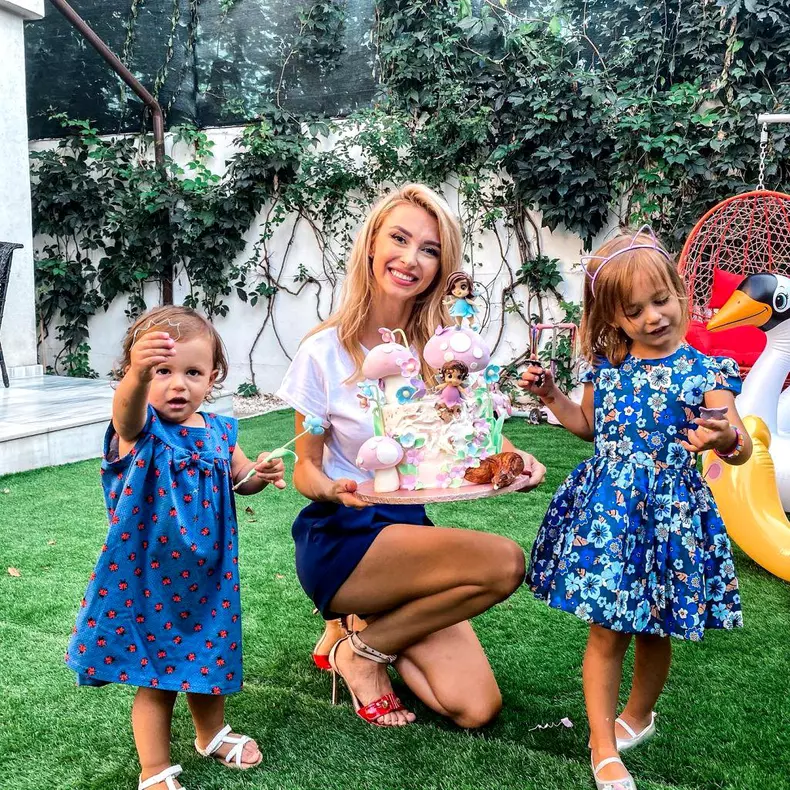 Andreea-Balan-5-1024x1024