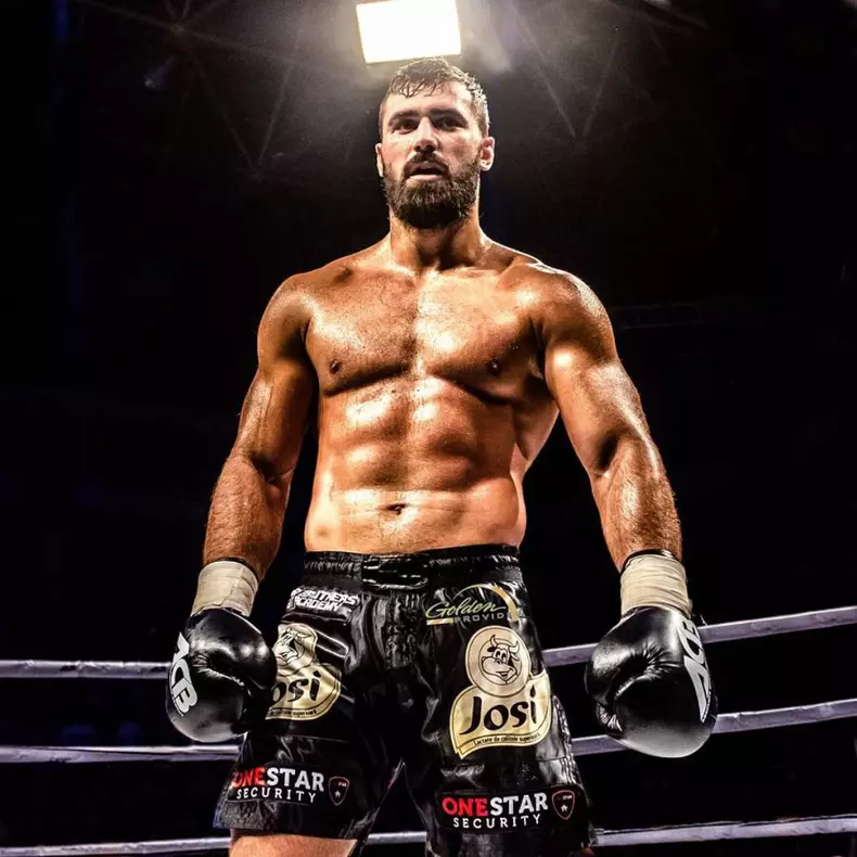 andrei-stoica-in-ring