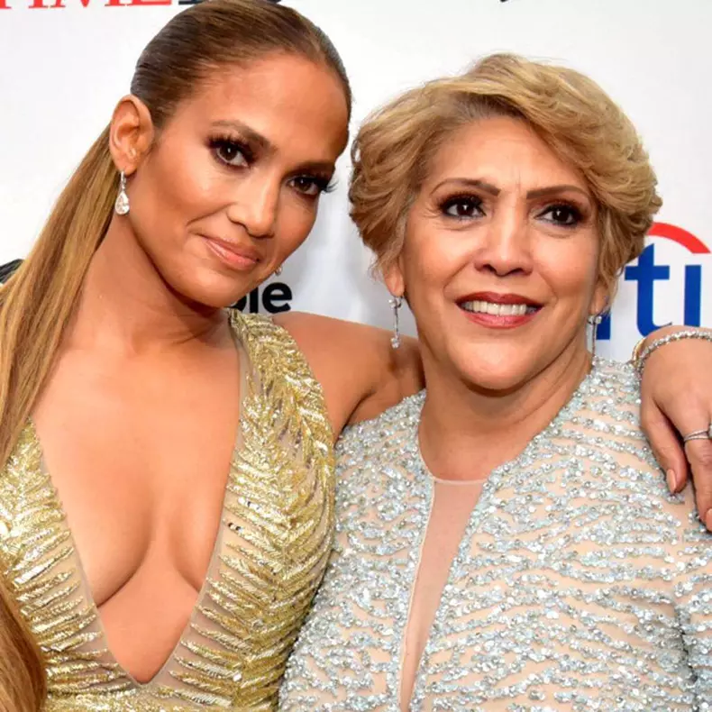 rs_600x600-191213110449-600-Guadalupe-Rodriguez-jennifer-lopez-1024x1024