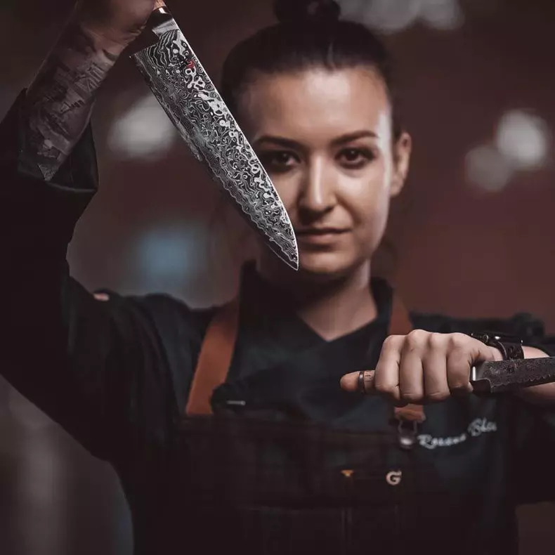 Cine-e-Roxana-Benche-Chefi-la-Cutite6-1-1