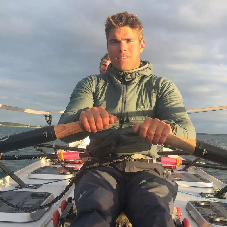 Cum-arată-nepotul-Reginei-Elisabeta10