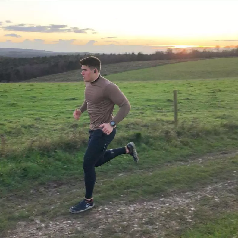 Cum-arată-nepotul-Reginei-Elisabeta15