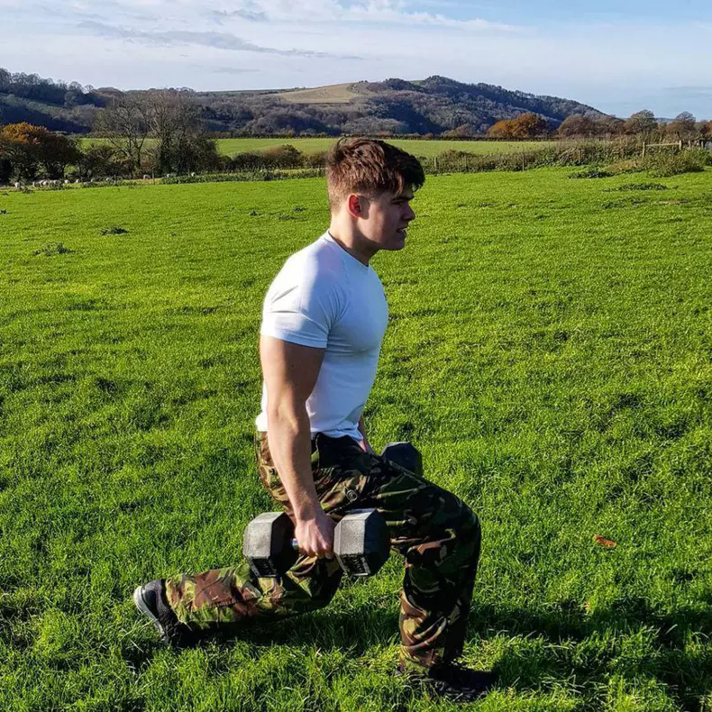 Cum-arată-nepotul-Reginei-Elisabeta16