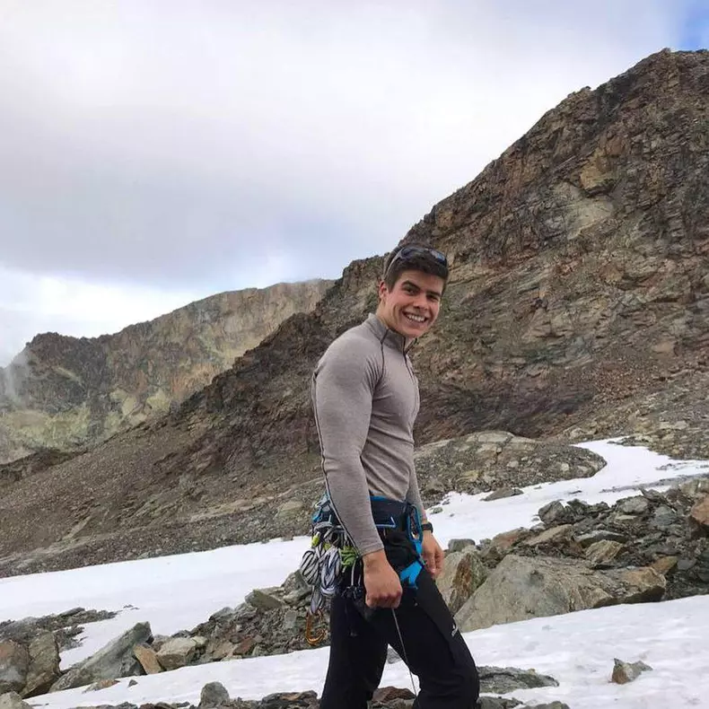 Cum-arată-nepotul-Reginei-Elisabeta9