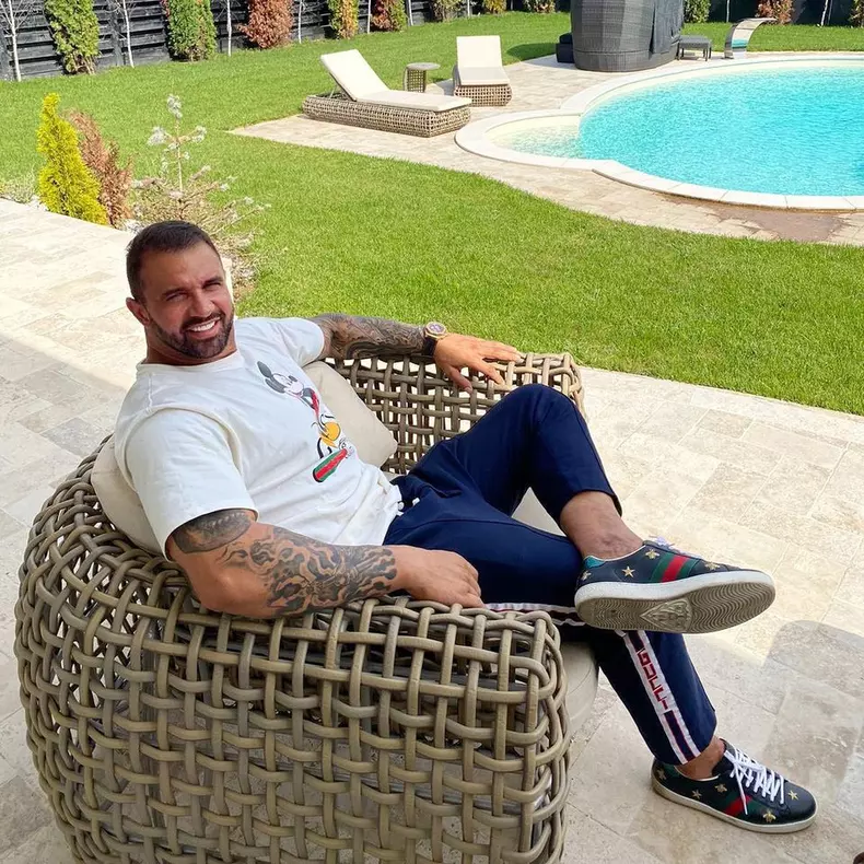 alex-bodi-vila-cu-piscina