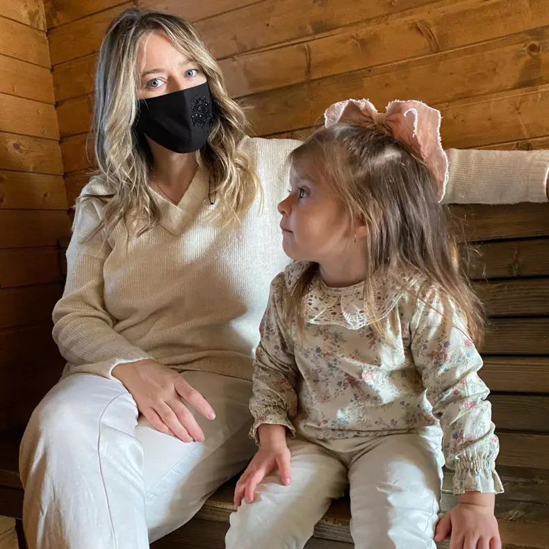 Laura-Cosoi-8-1024x1024