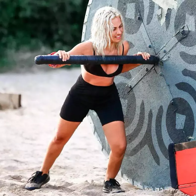 Amna-eliminata-Survivor-7