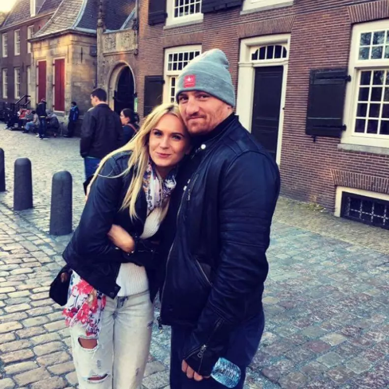 c800x800_Catalin_Morosanu_si_sotia_sa_Georgiana