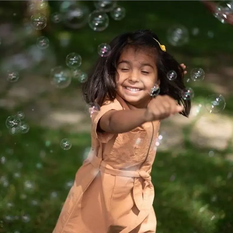 Daciana-Sarbu-fetita-adoptata