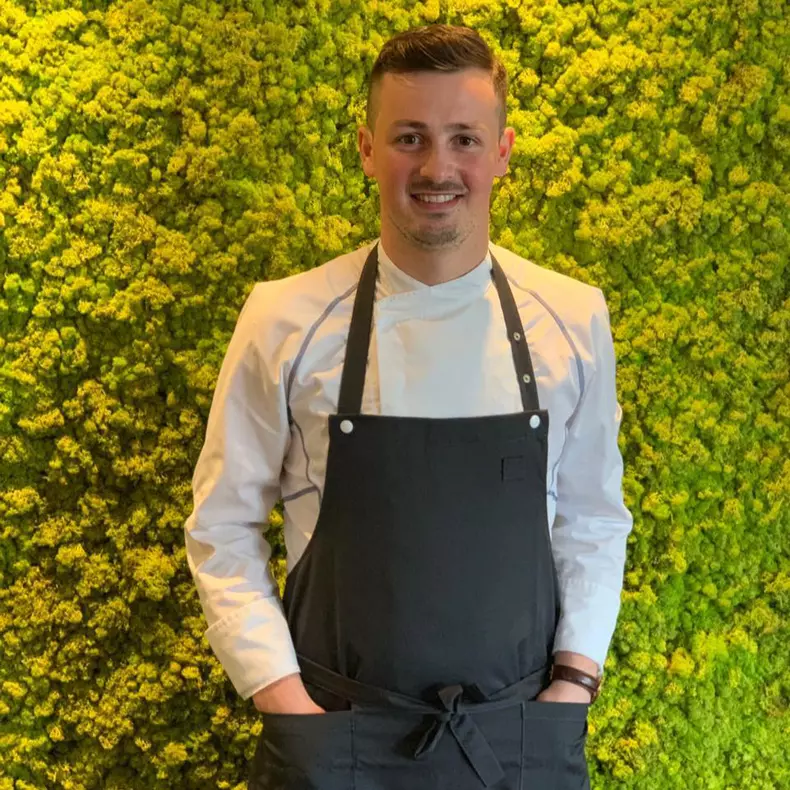 florin-revesz-chefi-la-cutite-2