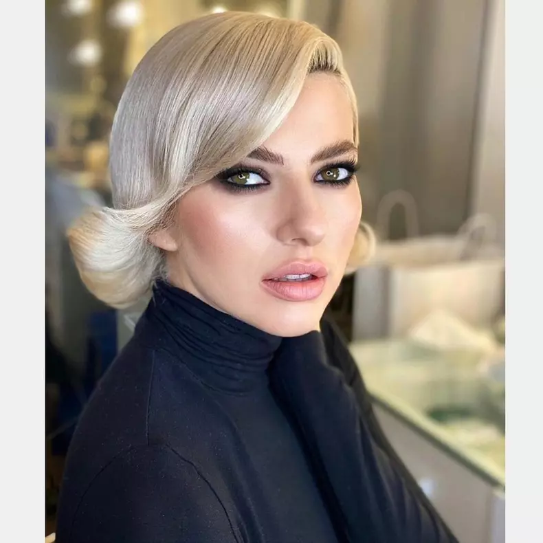 ianca-fiica-lui-razvan-simion-a-dat-o-uitarii-pe-lidia-buble-3